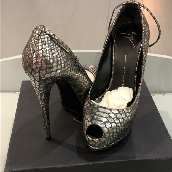 Giuseppe Zanotti Shoes - Giuseppe Zanotti pump